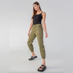 Sanctuary Olive Green capri pants